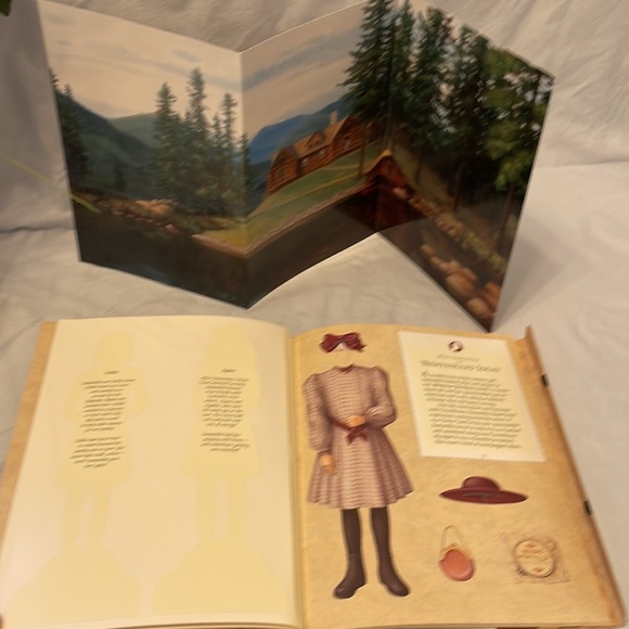 Authentic American Girl - Samanthas Paper Dolls Book - Picture 4 of 4